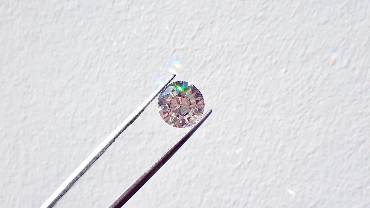Lab-Grown oder natürlicher Diamant – was passt zu eurer Geschichte?